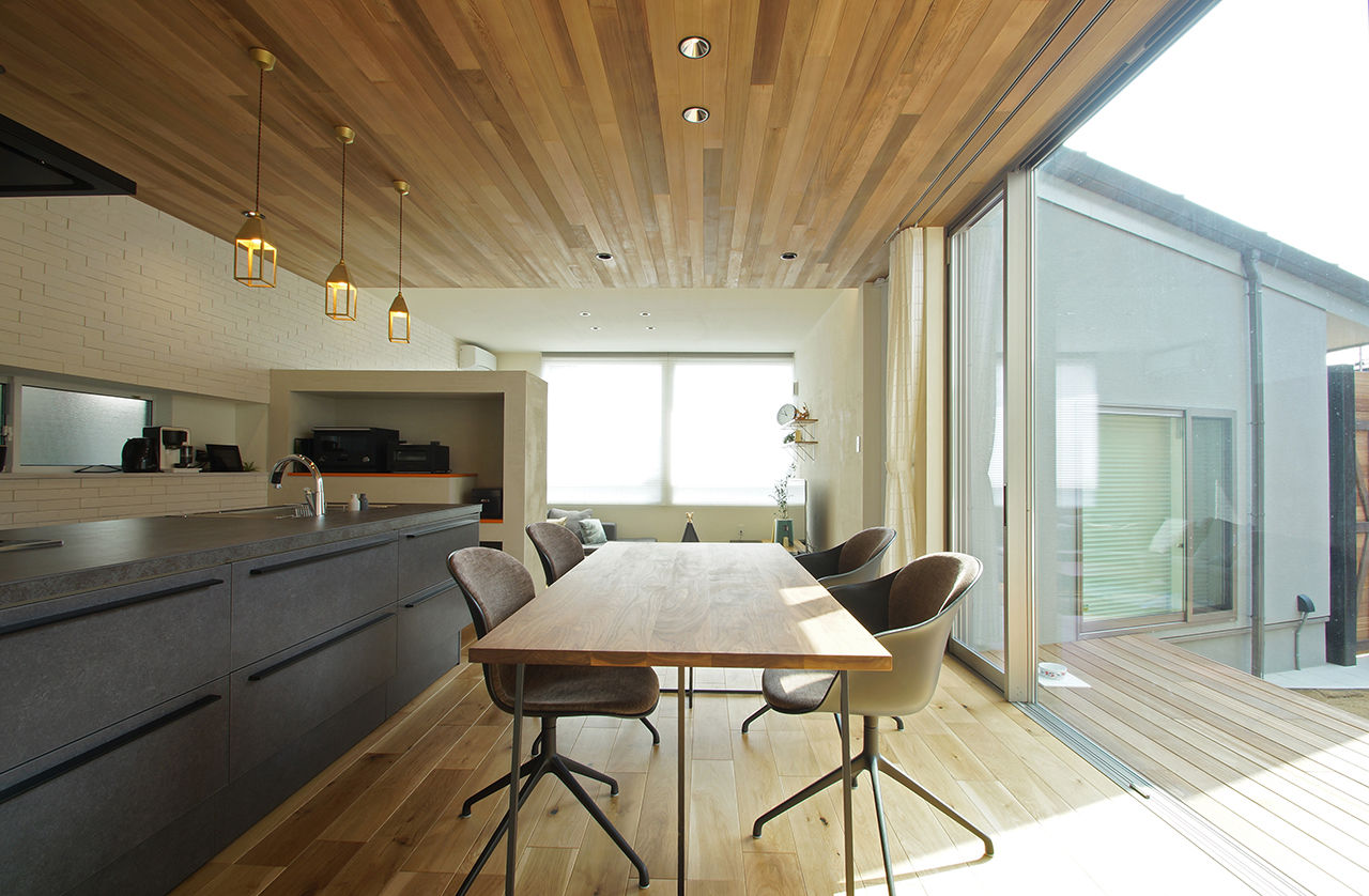 ハスカーサ　ポラスグループ 【30坪台/片流れ屋根/中庭/回遊動線/ダウンフロアリビング】場所ごとに変化する空間を楽しむ寛ぎと癒しの家の建築実例画像3