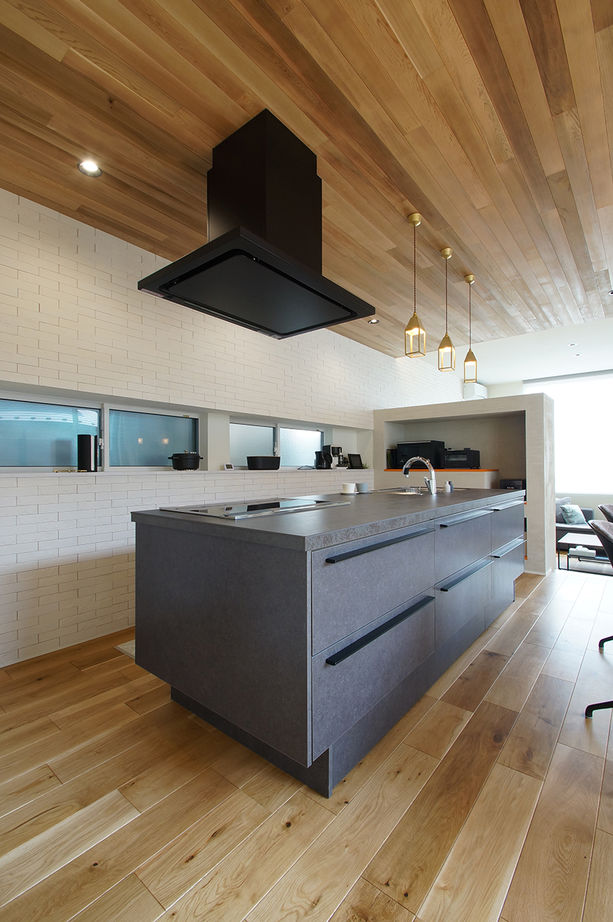 ハスカーサ　ポラスグループ 【30坪台/片流れ屋根/中庭/回遊動線/ダウンフロアリビング】場所ごとに変化する空間を楽しむ寛ぎと癒しの家の建築実例画像6