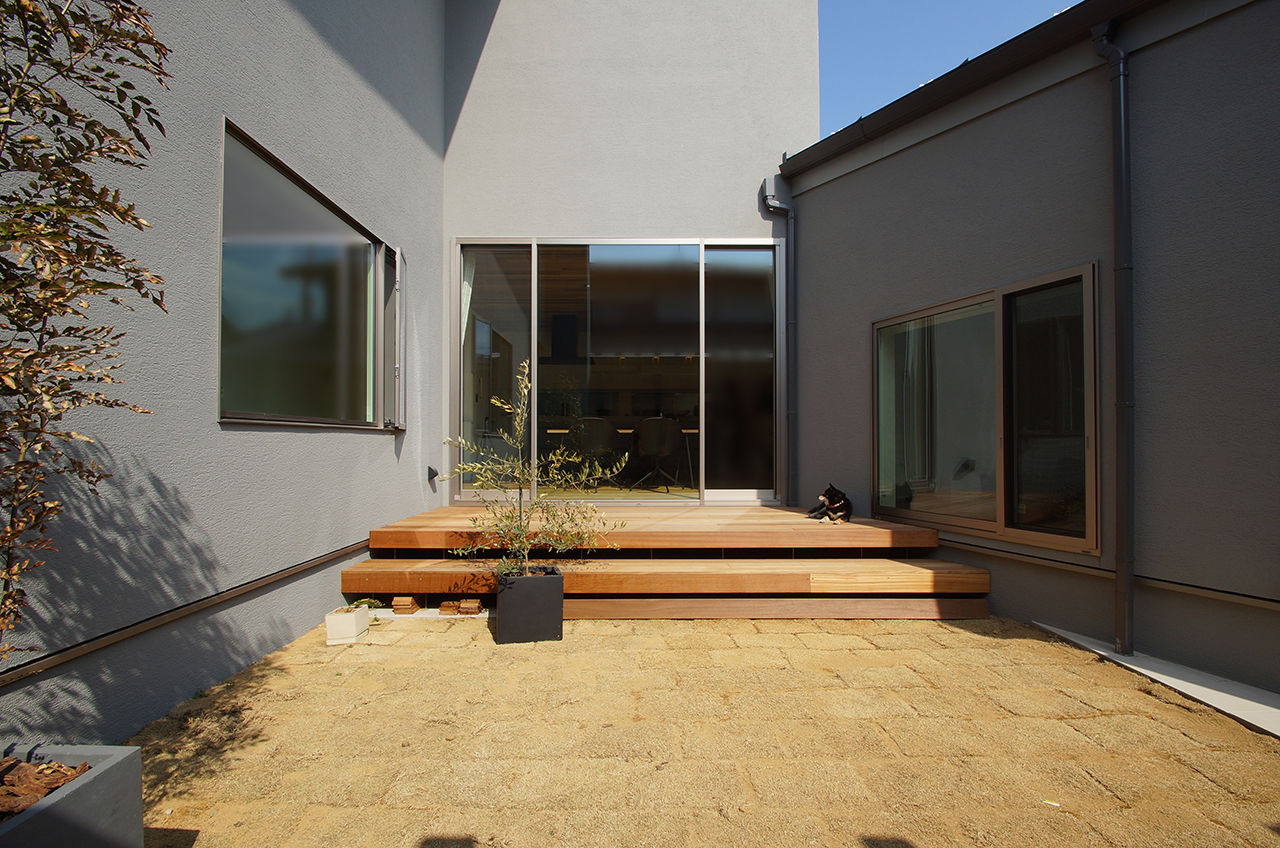 ハスカーサ　ポラスグループ 【30坪台/片流れ屋根/中庭/回遊動線/ダウンフロアリビング】場所ごとに変化する空間を楽しむ寛ぎと癒しの家の建築実例画像8