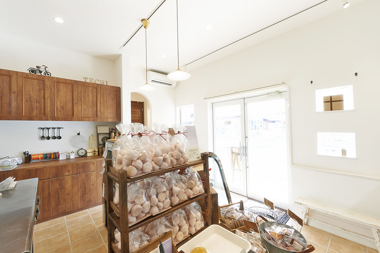 ハスカーサ　ポラスグループ 【千葉県/40坪台/店舗併用/完全分離型】親しみやすさを大切に。1階は店舗、2階を住居にしたメリハリある家の建築実例画像7