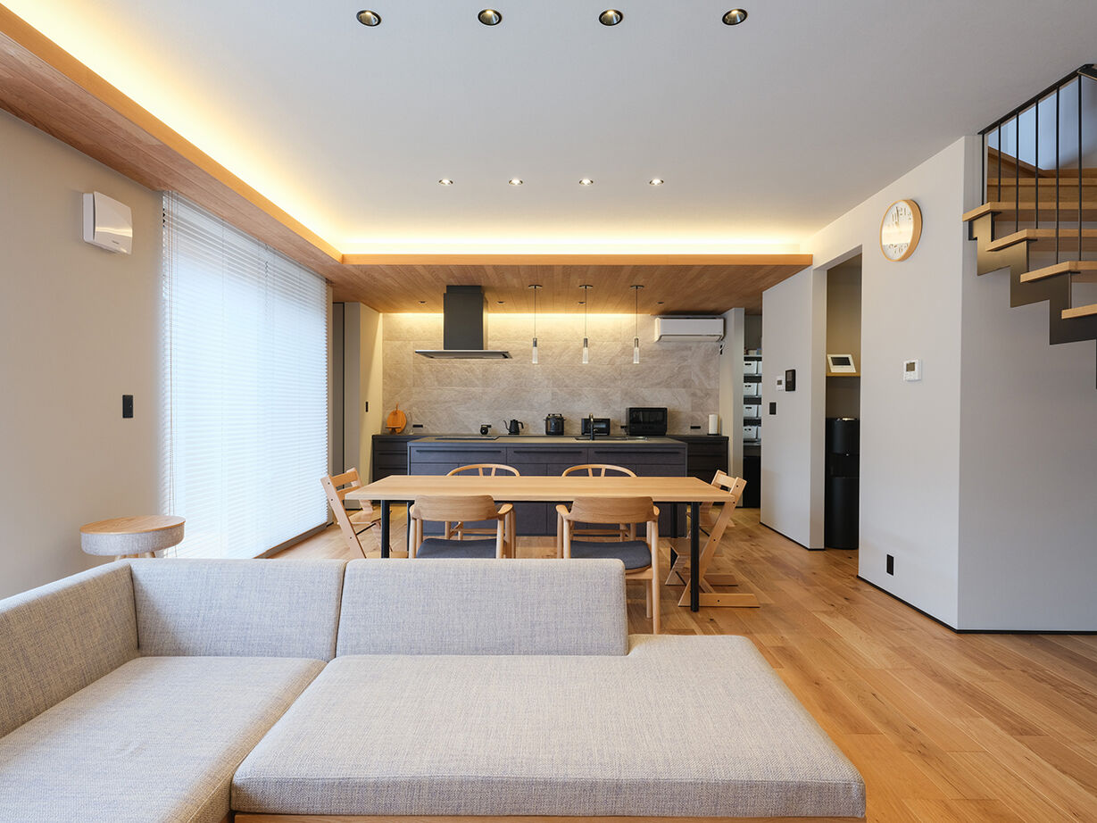 ハスカーサ　ポラスグループ 【4000万円台/40坪台/中庭】直線が織りなす、端正な美しさ。ゲストとくつろぐミニマルな家の建築実例画像2