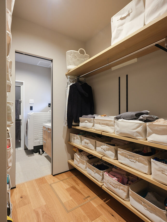 ハスカーサ　ポラスグループ 【4000万円台/40坪台/中庭】直線が織りなす、端正な美しさ。ゲストとくつろぐミニマルな家の建築実例画像8