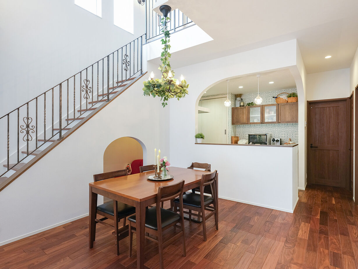 ハスカーサ　ポラスグループ 【3000万円台/40坪台/吹抜け/間取り図あり】大好きな作家の世界観をカタチに。子育てにも優しい理想の家の建築実例画像3