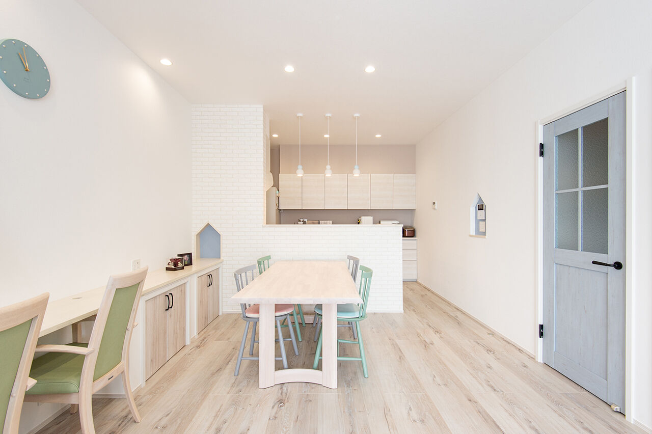 ハスカーサ　ポラスグループ 【2000万円台/30坪台/間取り図あり】憧れの北欧スタイルへ。デザインと高性能を両立した、三角屋根の家の建築実例画像2