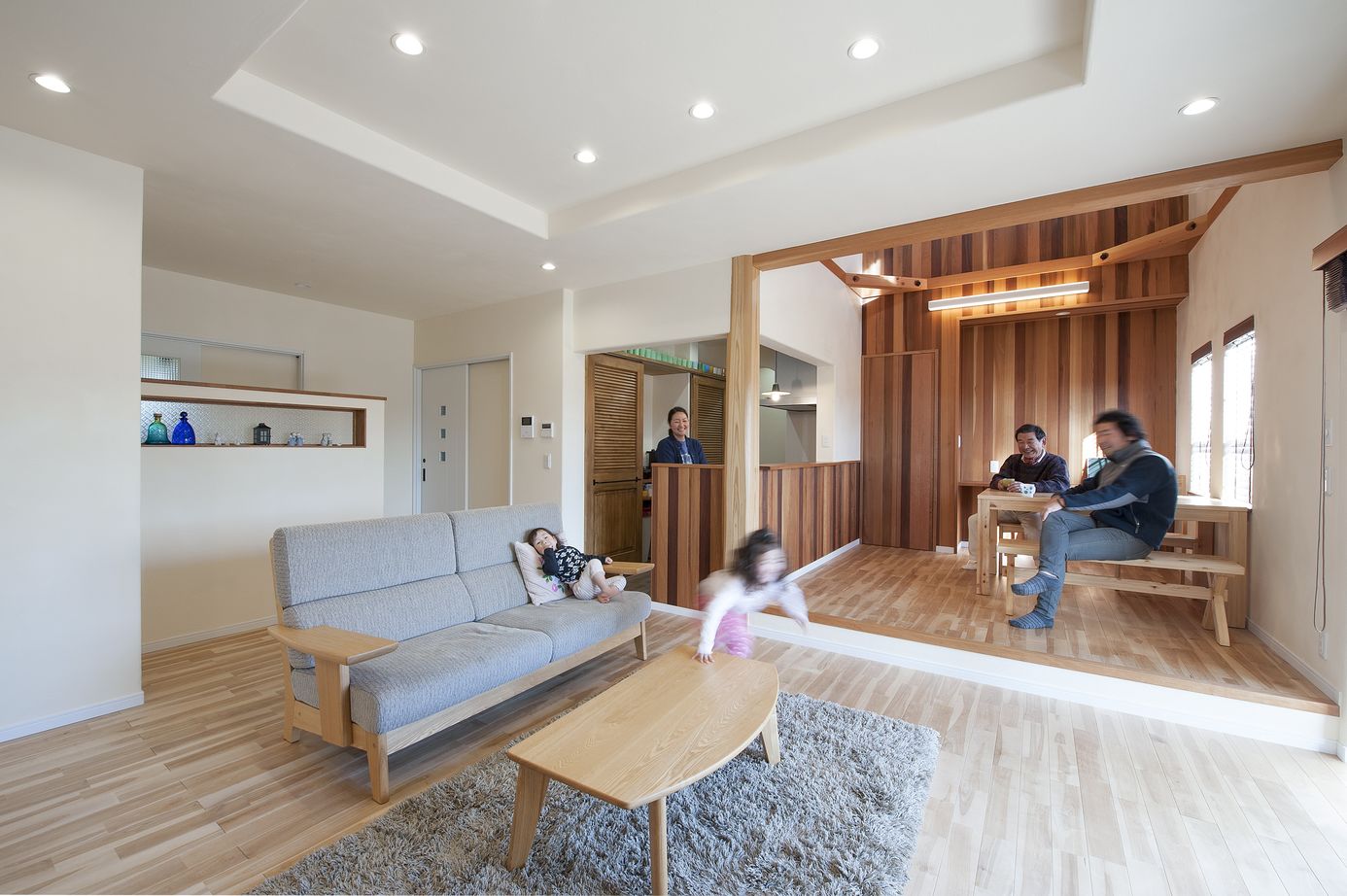 花みずき工房 【静岡｜二世帯｜南欧風｜3000万円台｜間取図あり】自然素材の経年美も楽しみ。三世代全員が快適な木の家の建築実例画像2