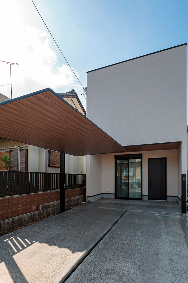 丸山建設（Ｅ‐ＨＯＭＥ一級建築士事務所） 【愛知県/2000万円台/おしゃれなシンプルモダン/間取図有】天井高5ｍの吹抜け&2階リビングは最高です！の建築実例画像2