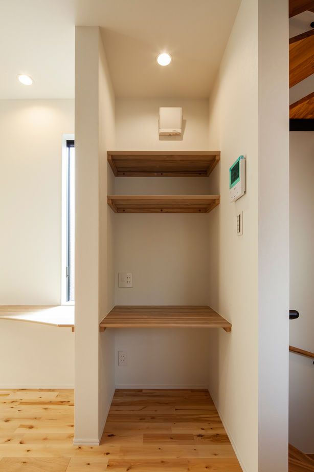 丸山建設（Ｅ‐ＨＯＭＥ一級建築士事務所） 【間口3.8ｍ/店舗併用/3階建/間取図/狭小】間口3.8ｍの狭小住宅。高い強度を叶える木造フレーム工法の家の建築実例画像7