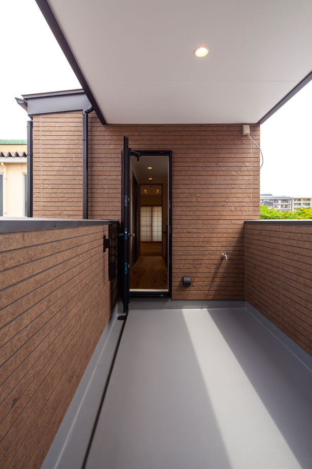 丸山建設（Ｅ‐ＨＯＭＥ一級建築士事務所） 【間口3.8ｍ/店舗併用/3階建/間取図/狭小】間口3.8ｍの狭小住宅。高い強度を叶える木造フレーム工法の家の建築実例画像10