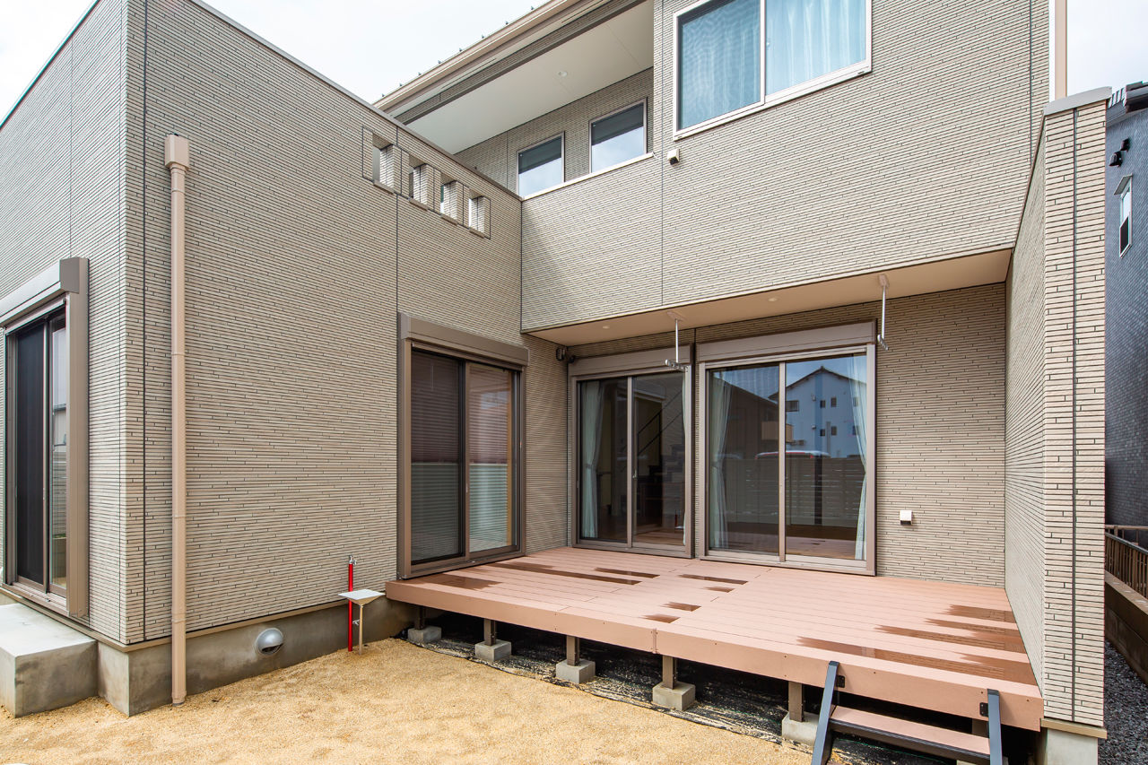 丸山建設（Ｅ‐ＨＯＭＥ一級建築士事務所） 【愛知県/3000万円台/ビルトインガレージ/間取図有】アイランドキッチンの家 夫婦で暮らすおしゃれな家の建築実例画像7