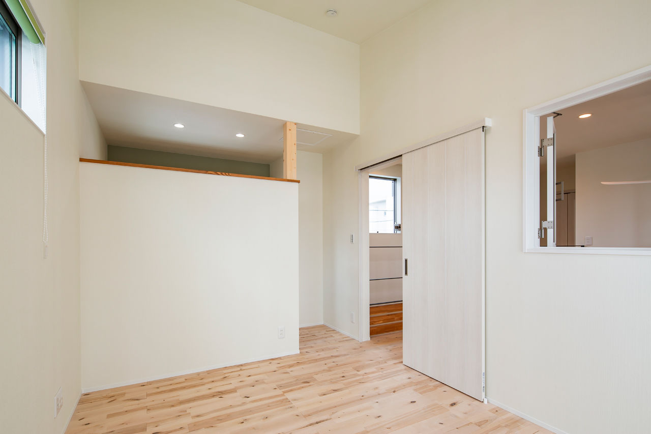 丸山建設（Ｅ‐ＨＯＭＥ一級建築士事務所） 【愛知県/3000万円台/ビルトインガレージ/間取図有】アイランドキッチンの家 夫婦で暮らすおしゃれな家の建築実例画像9