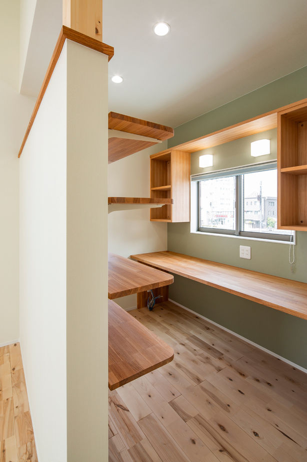 丸山建設（Ｅ‐ＨＯＭＥ一級建築士事務所） 【愛知県/3000万円台/ビルトインガレージ/間取図有】アイランドキッチンの家 夫婦で暮らすおしゃれな家の建築実例画像10