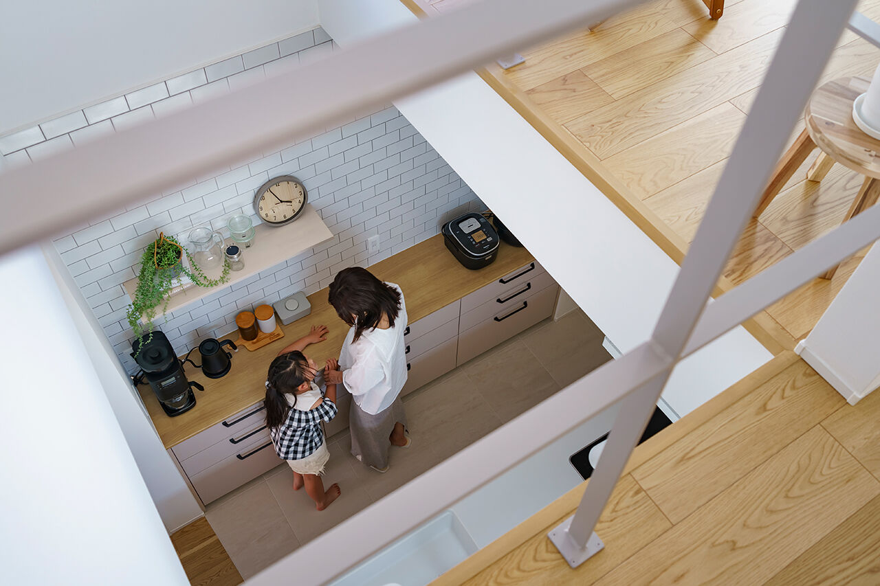 丸山建設（Ｅ‐ＨＯＭＥ一級建築士事務所） 【間口約4ｍ／狭小地／吹抜】一級建築士と創る「自分らしい家」。光降り注ぐLDK、狭小地の都市型住宅の建築実例画像7