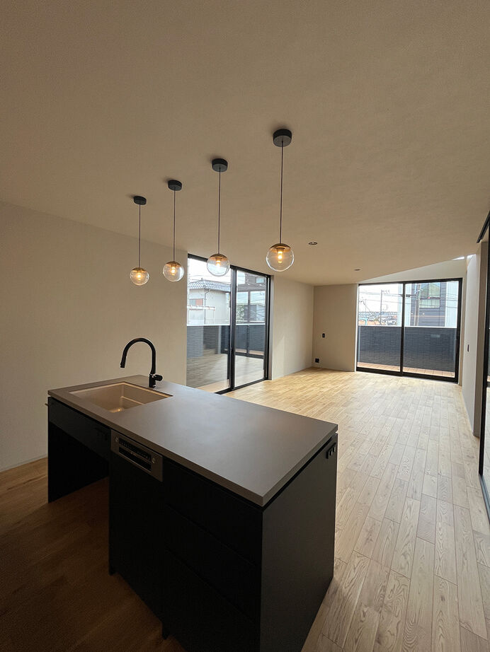 丸山建設（Ｅ‐ＨＯＭＥ一級建築士事務所） 【愛知県/高低差/高さ制限/建ぺい率/半地下】一級建築士と創る。1階層2.1m天井の開放的な住まいの建築実例画像3