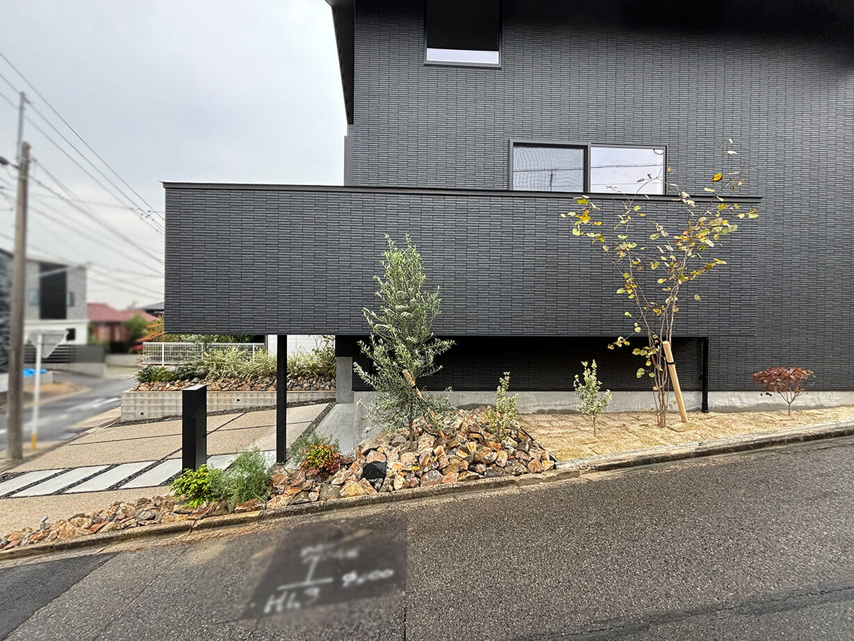 丸山建設（Ｅ‐ＨＯＭＥ一級建築士事務所） 【愛知県/高低差/高さ制限/建ぺい率/半地下】一級建築士と創る。1階層2.1m天井の開放的な住まいの建築実例画像10