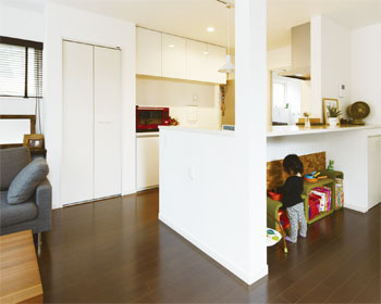 匠建(たっけん）コーポレーション ペットも家族といつも一緒！ 床暖房で小さい子どもも安心の建築実例画像1