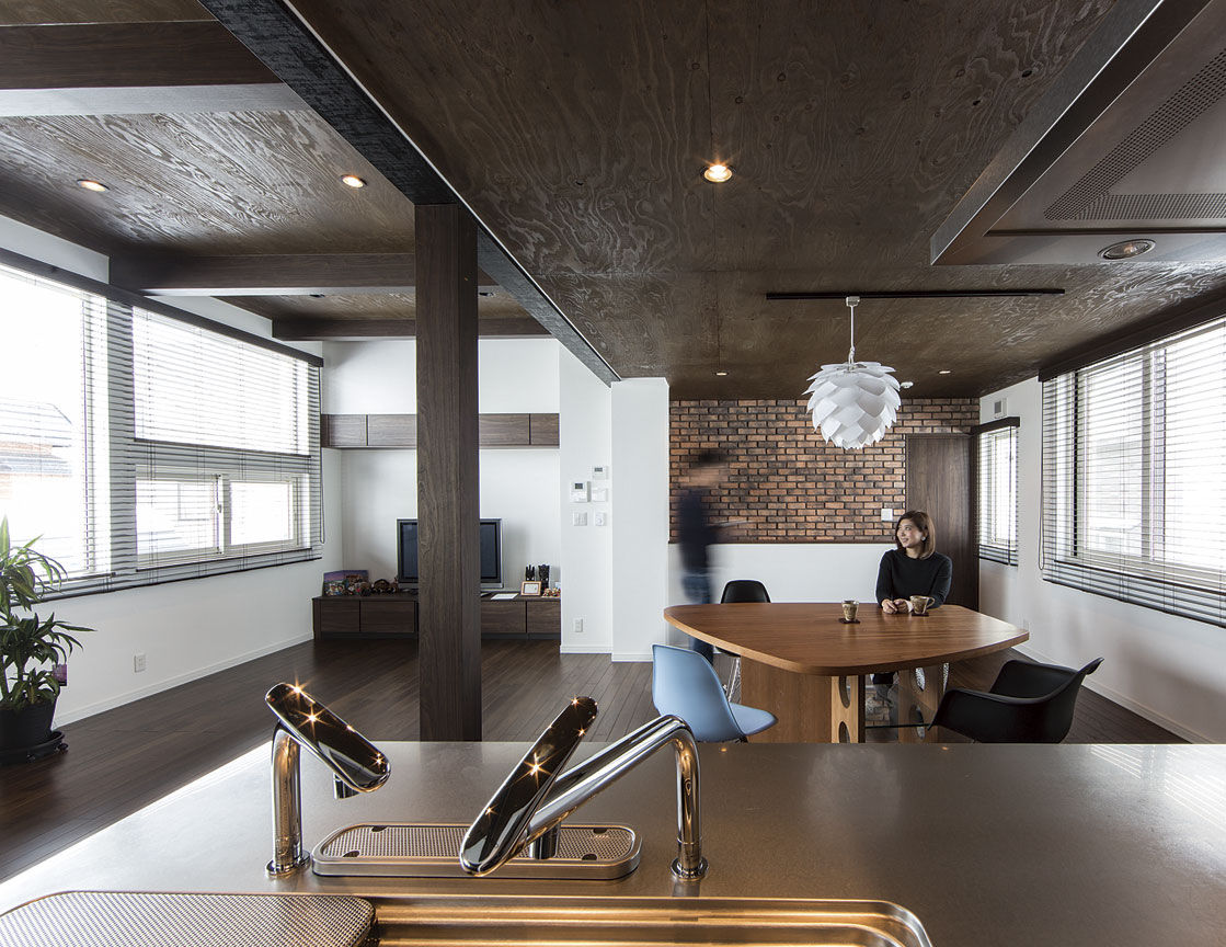 匠建(たっけん）コーポレーション センスと個性で我が家らしさを主張　圧巻は遊びくつろぐ玄関の土間空間の建築実例画像2