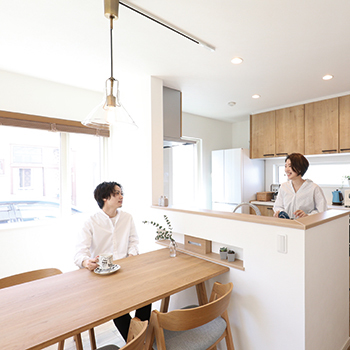 匠建(たっけん）コーポレーション 【札幌市　29.06坪　夫婦　全室床暖房】吹抜けと、注ぐ陽射しが心地よいナチュラルテイストな家の建築実例画像5