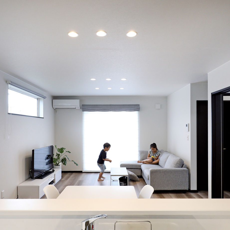 匠建(たっけん）コーポレーション 【札幌市　32.44坪　４人家族　全室床暖房】アイデア収納で室内すっきり。インテリアの色合いもモダンな家の建築実例画像3