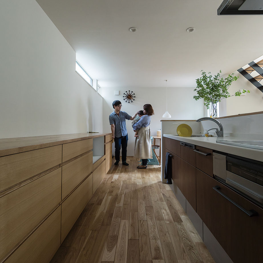 匠建(たっけん）コーポレーション 【36.01坪　３人家族　全室床暖房】床は無垢材、壁は塗壁。自然素材と空間デザインが洗練された住まいの建築実例画像5