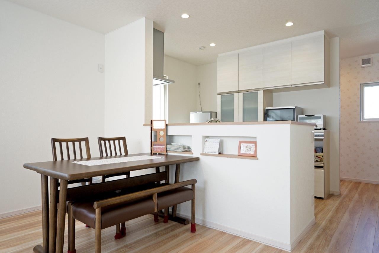 匠建(たっけん）コーポレーション 【札幌市　31坪　夫婦　全室床暖房】車庫＆家事室＆2階リビング　思いがかなった理想の我が家！の建築実例画像2