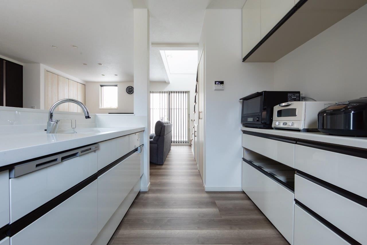 匠建(たっけん）コーポレーション 【札幌市　30坪　３人家族　全室床暖房】心地良い開放感と全室床暖房。収納充実。インテリアもモダン！の建築実例画像5