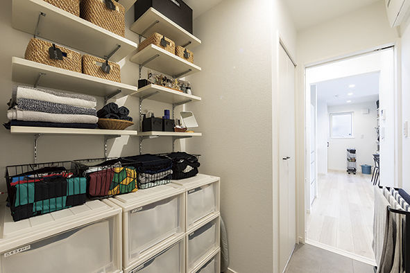 匠建(たっけん）コーポレーション 収納と開放感を両立した、シンプルモダンの家の建築実例画像5