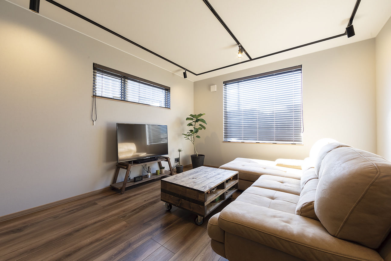 匠建(たっけん）コーポレーション 開放感ある2階リビングとDIYもできるガレージで思いのままにの建築実例画像2