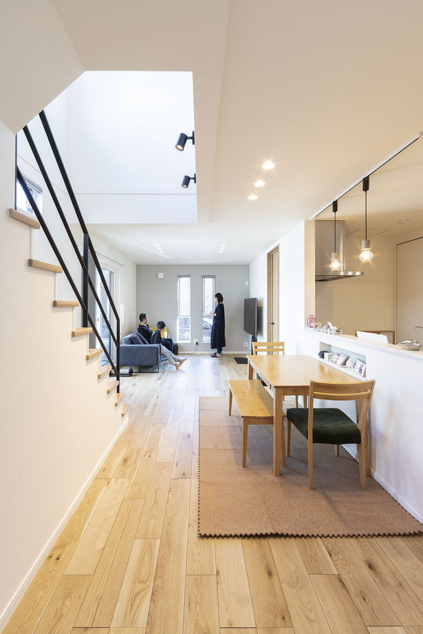 匠建(たっけん）コーポレーション 【札幌市　31坪　4人家族　ガルバリウム鋼板】欲しいものがすべてそろった住みやすい家の建築実例画像1