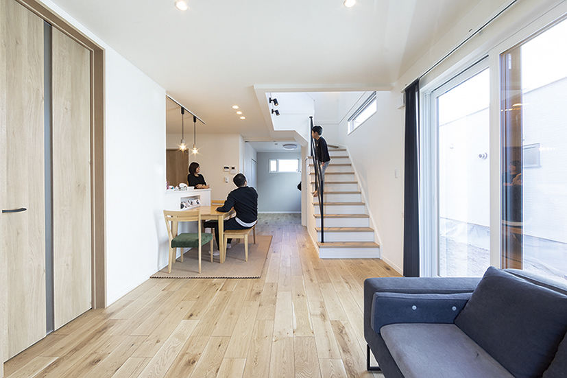 匠建(たっけん）コーポレーション 【札幌市　31坪　4人家族　ガルバリウム鋼板】欲しいものがすべてそろった住みやすい家の建築実例画像3