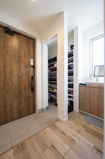 匠建(たっけん）コーポレーション 【札幌市　31坪　4人家族　ガルバリウム鋼板】欲しいものがすべてそろった住みやすい家の建築実例画像4