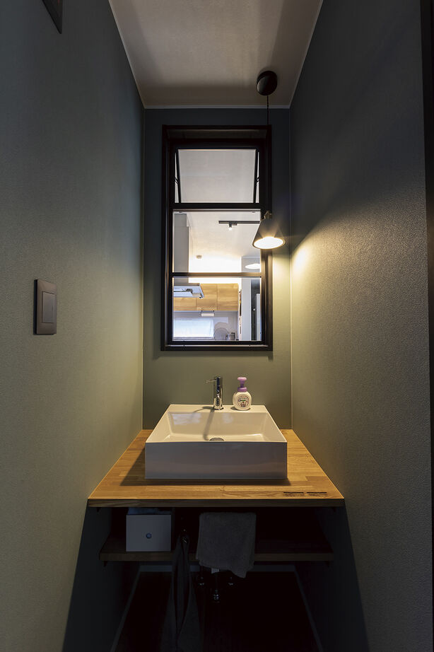 匠建(たっけん）コーポレーション 【札幌市　29.8坪　夫婦】存在感のあるキッチンが中心。室内窓は、空間と家族をつなげるの建築実例画像10