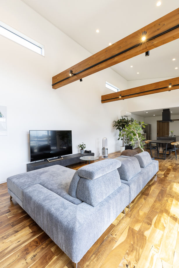 サティスホーム 【間取り図有×2000万円台×家事動線】LDKを中心に身支度する場所・眠る場所をコの字型でゾーニングした平屋の建築実例画像3