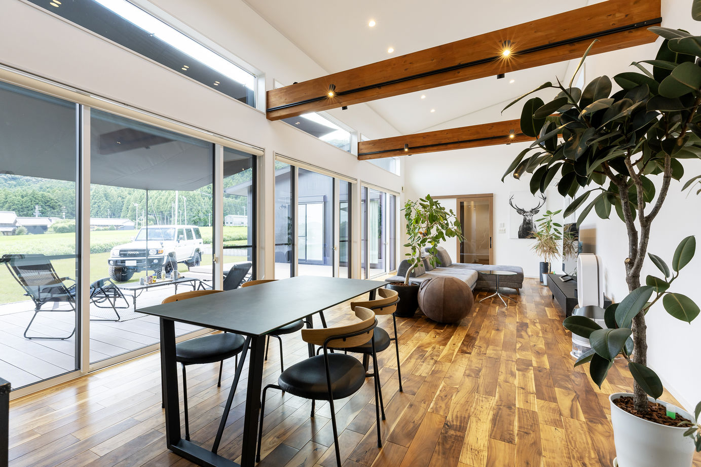 サティスホーム 【間取り図有×2000万円台×家事動線】LDKを中心に身支度する場所・眠る場所をコの字型でゾーニングした平屋の建築実例画像4