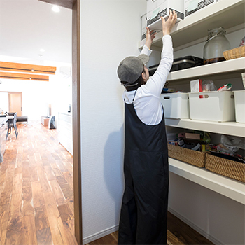 サティスホーム 【間取り図有×2000万円台×家事動線】LDKを中心に身支度する場所・眠る場所をコの字型でゾーニングした平屋の建築実例画像7