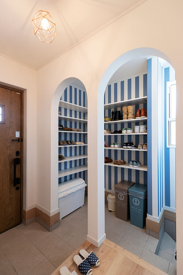 サティスホーム 【間取り図有×2000万円台×インナーガレージ×家事動線】20代で建てたアメリカ西海岸風ガレージハウスの建築実例画像3