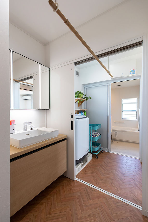 サティスホーム 【間取り図有×2000万円台×インナーガレージ×家事動線】20代で建てたアメリカ西海岸風ガレージハウスの建築実例画像5