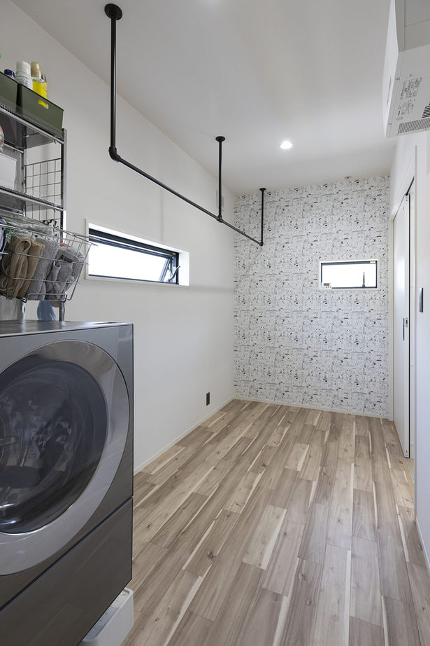 サティスホーム 【間取図有×2000万円台×回遊動線×ガルバリウム外観】玄関を中心に各部屋がつながる子育て家族のための平屋の建築実例画像9