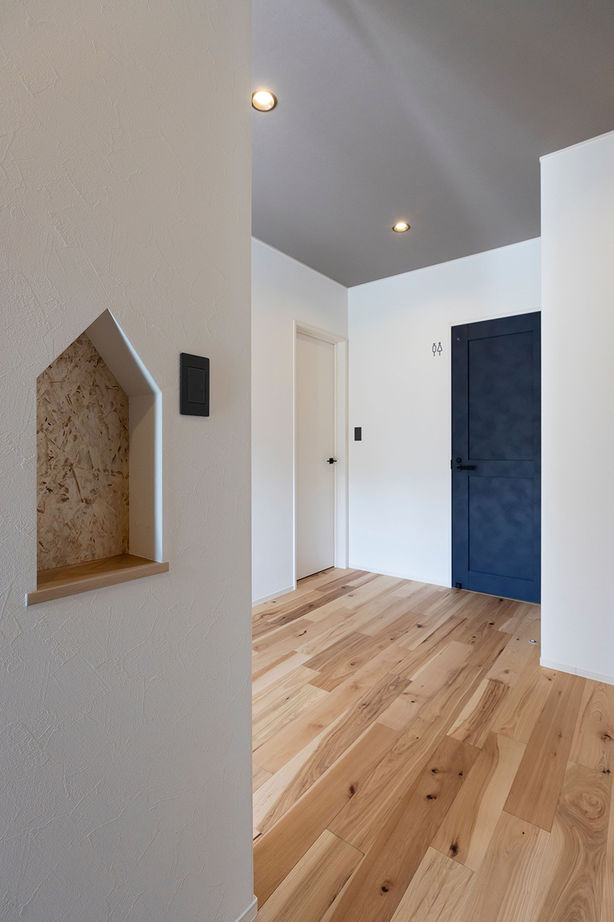 サティスホーム 【間取図有×2000万円台×回遊動線×ガルバリウム外観】玄関を中心に各部屋がつながる子育て家族のための平屋の建築実例画像10