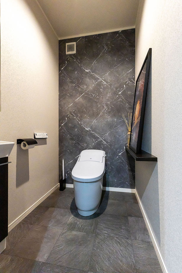 サティスホーム 【間取り図有×2000万円台×吹抜けリビング】庭も一体で、愛犬と伸びやかに暮らすキューブ型外観の家の建築実例画像9