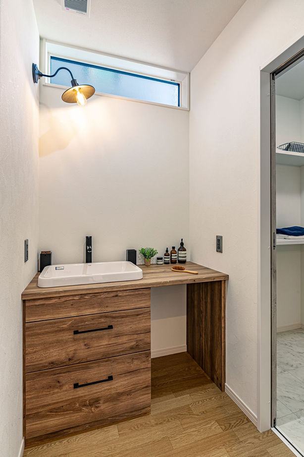 サティスホーム 【鈴鹿市×2100万円】「階段はアイアンフェンスで、ナチュラルな雰囲気も」そんな依頼から始まった家づくりの建築実例画像6