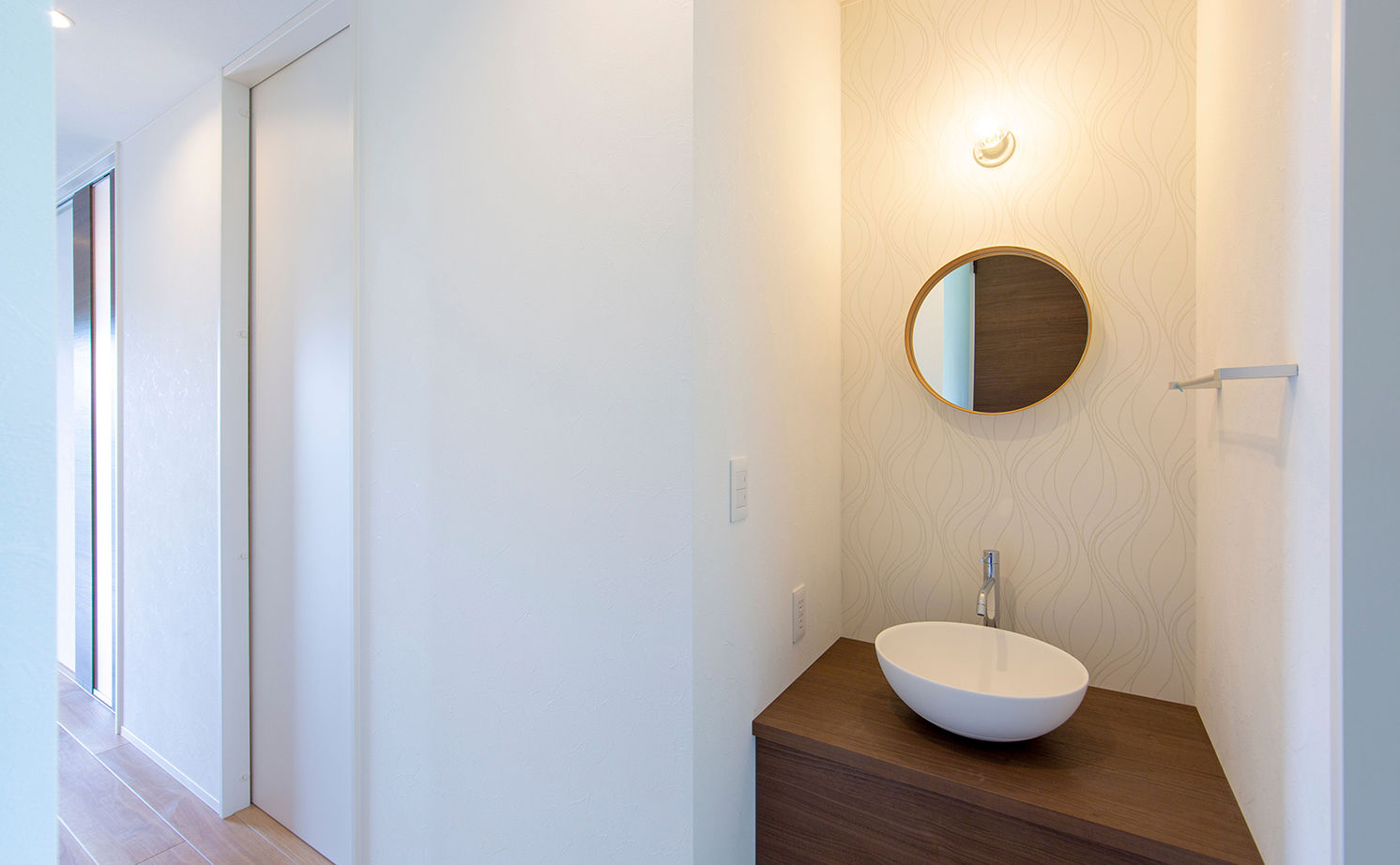 サティスホーム 【間取り図有×2000万円台×平屋×回遊動線】外とつながる深い軒。42坪の平屋は均整の取れたフォルムも自慢の建築実例画像6