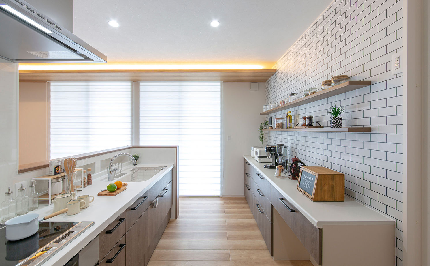 サティスホーム 【間取り図有×2000万円台×平屋×回遊動線】外とつながる深い軒。42坪の平屋は均整の取れたフォルムも自慢の建築実例画像10