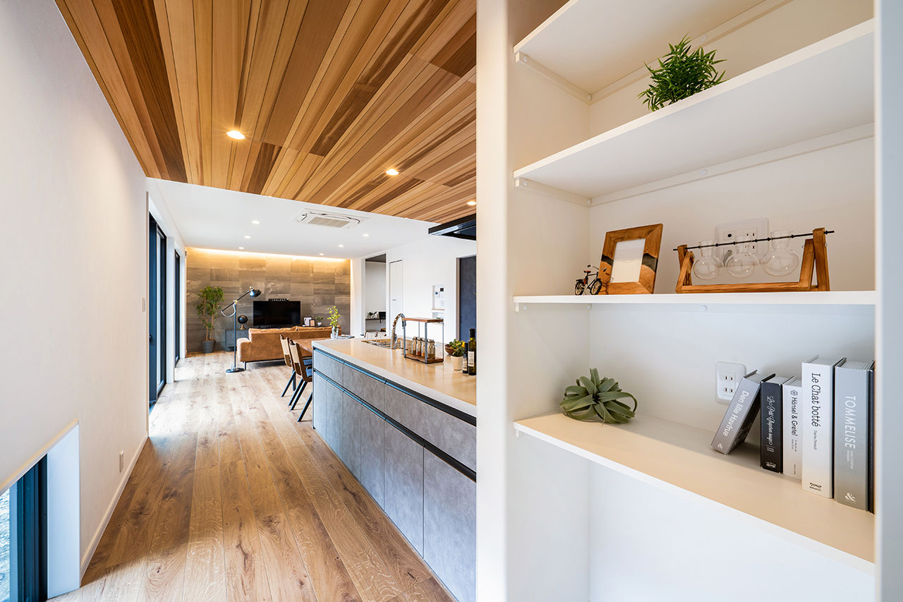 サティスホーム 【間取図有×2000万円台×インナーガレージ×土間収納】木質天井が出迎える伸びやかなリビングのあるL字型平屋の建築実例画像4