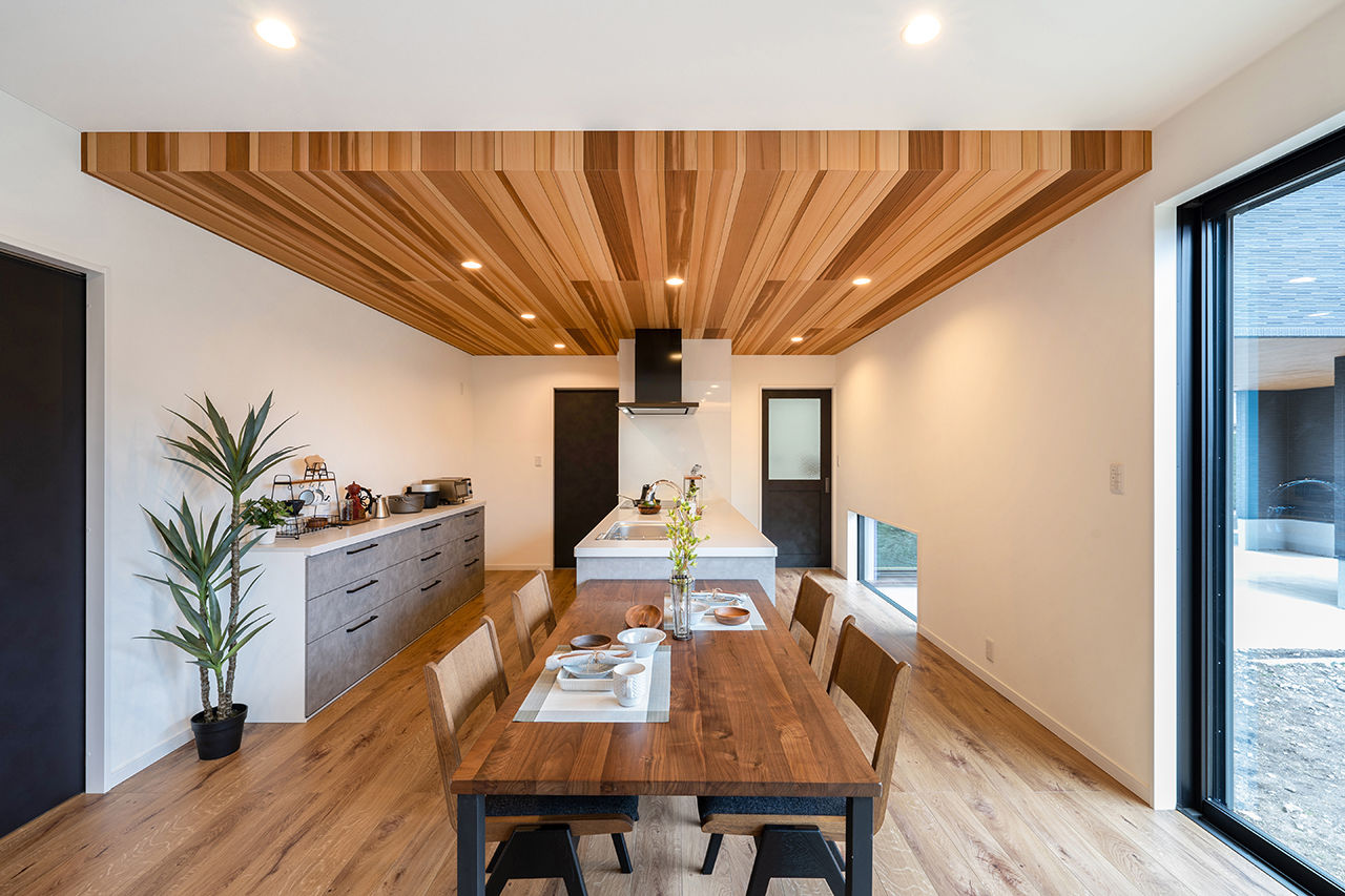 サティスホーム 【間取図有×2000万円台×インナーガレージ×土間収納】木質天井が出迎える伸びやかなリビングのあるL字型平屋の建築実例画像6