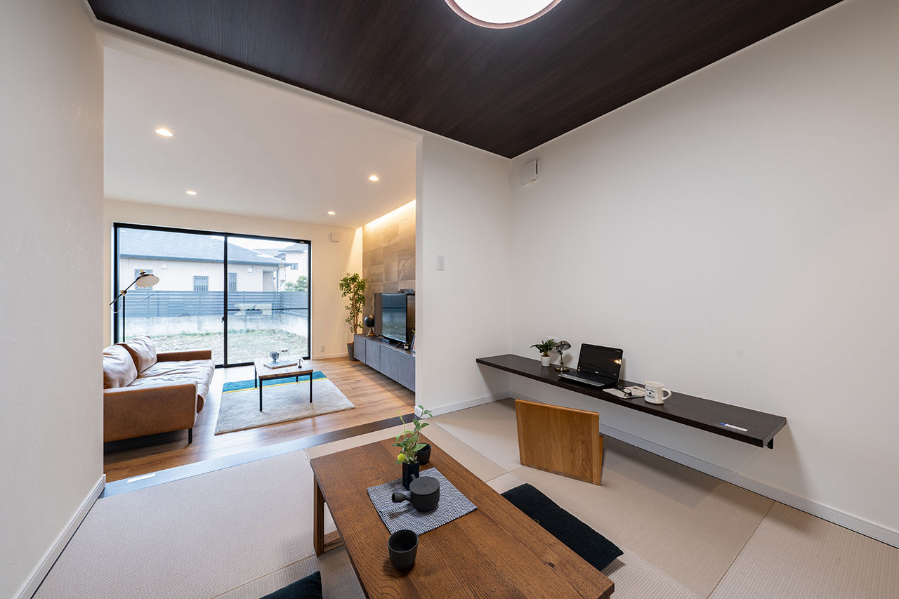 サティスホーム 【間取図有×2000万円台×インナーガレージ×土間収納】木質天井が出迎える伸びやかなリビングのあるL字型平屋の建築実例画像7