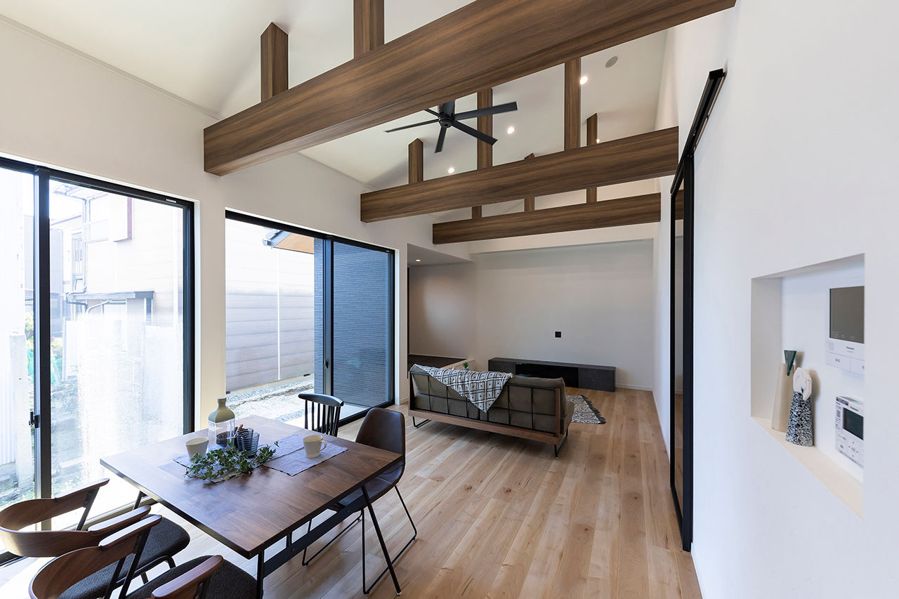 サティスホーム 【間取図有×2000万円台×回遊動線×土間収納】家族が自然に集まる、勾配天井のリビングが開放的な平屋の建築実例画像5