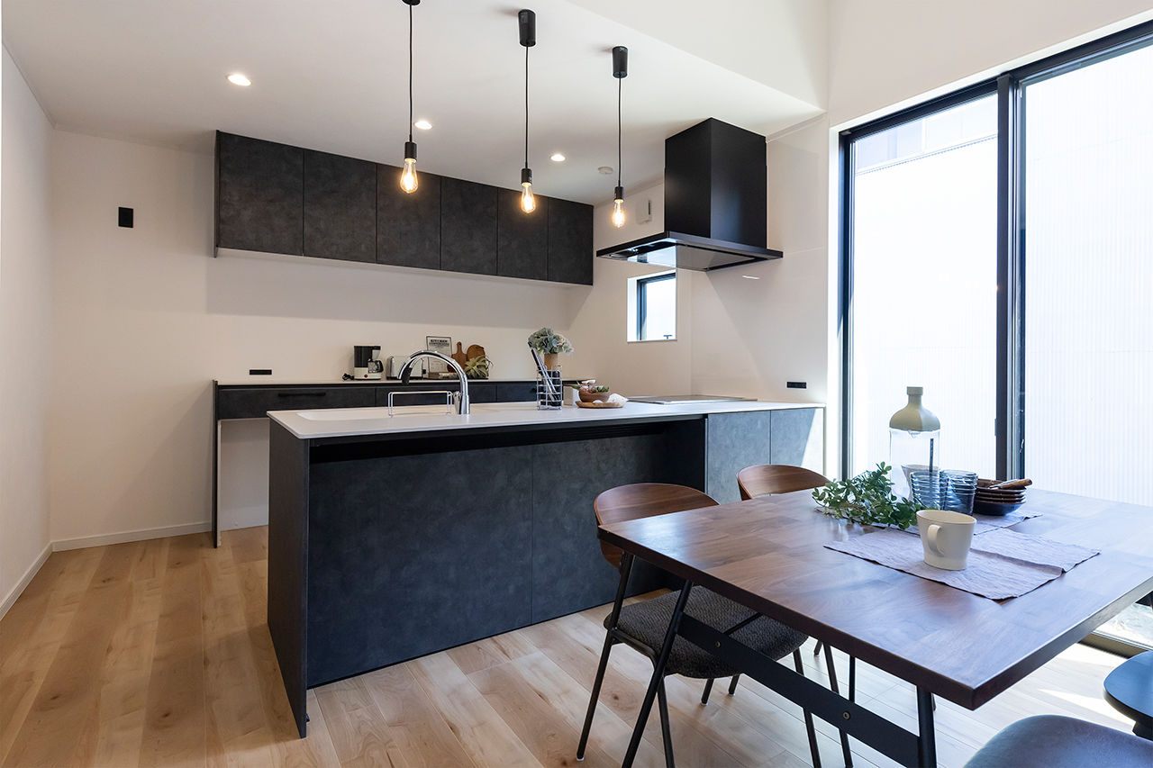 サティスホーム 【間取図有×2000万円台×回遊動線×土間収納】家族が自然に集まる、勾配天井のリビングが開放的な平屋の建築実例画像6