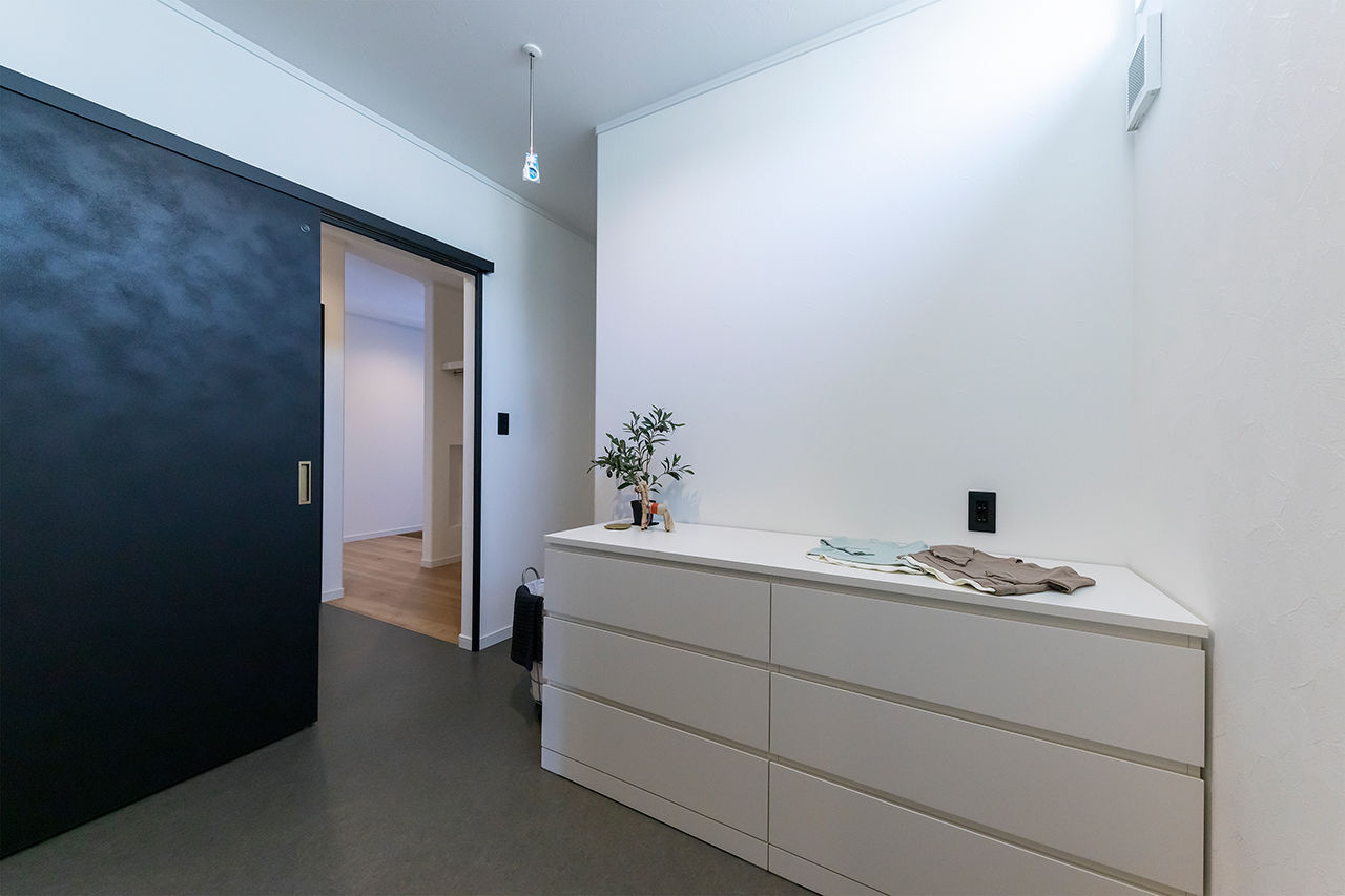 サティスホーム 【間取図有×2000万円台×回遊動線×土間収納】家族が自然に集まる、勾配天井のリビングが開放的な平屋の建築実例画像8