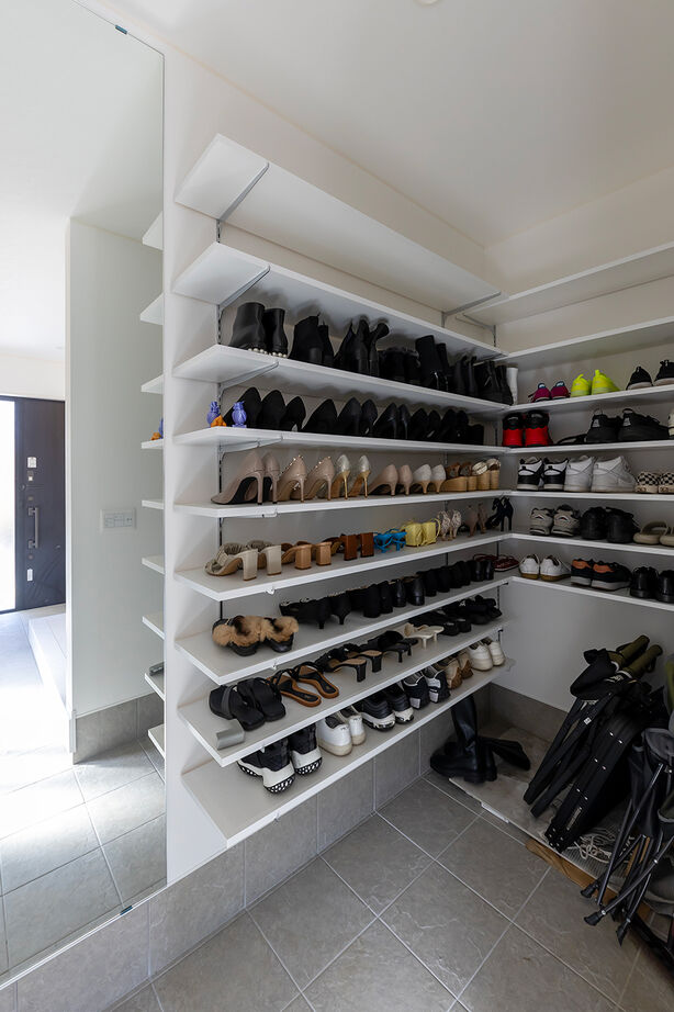 サティスホーム 【四日市市×2000万円台×吹き抜けリビング×間取図有】憧れたホテルライクな暮らしのための自由設計の建築実例画像4