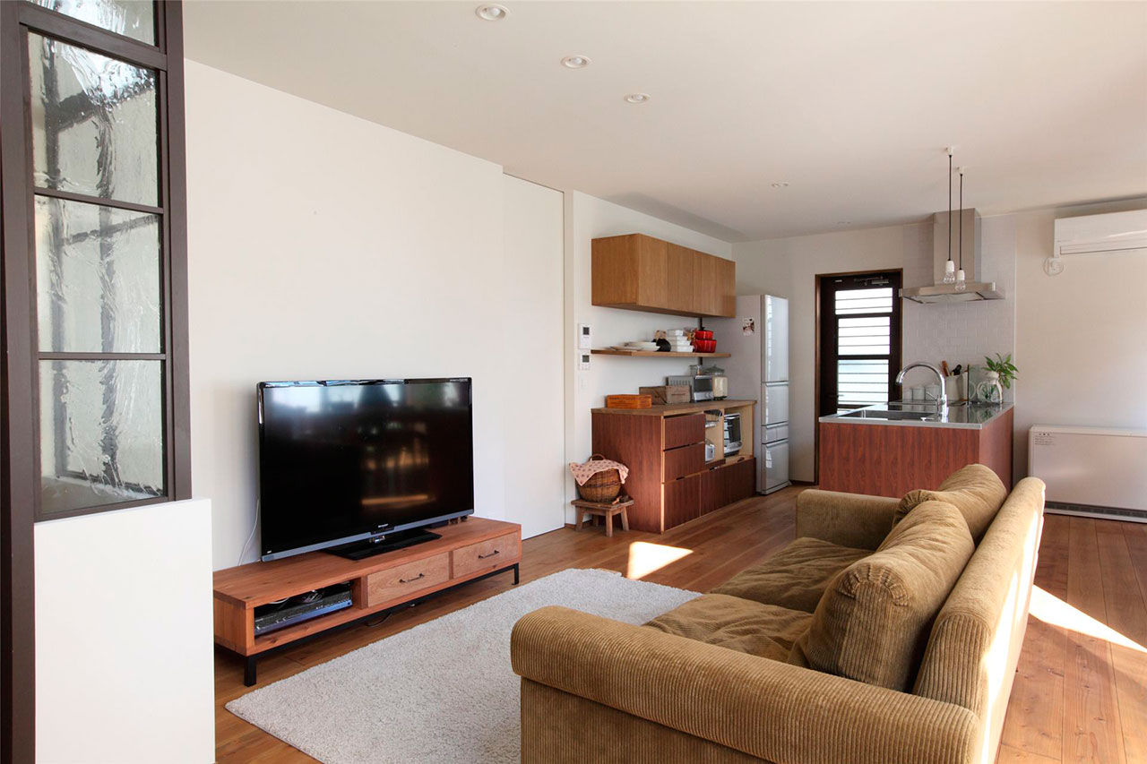 じょぶ 【兵庫/3000万円台/間取図有/20坪台】高台から景色を楽しむ 家無垢の杉床やレトロガラスの建具でカフェ風にの建築実例画像5